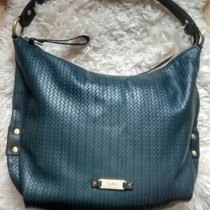  - En fin väska Esprit, nytt skick