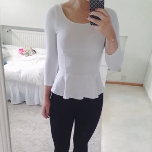  - ♡ Fin tröja i nyskick från Bikbok
♡ Superskön och stretchig