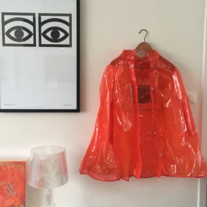  - Fin regnrock från topshop. 

Köparen betalar eventuell frakt