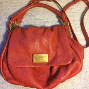  - Marc Jacobs väska säljes.
Bra skick på väskan. 