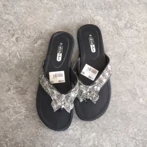  - Flip flops i stl 39 från dinsko. 