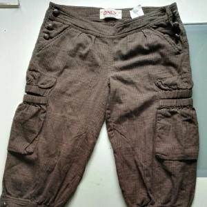  - A well fitting pair of trousers that goes well with a hot summer day! 