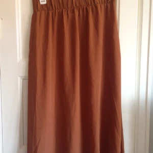  - Monki, supertunn. Fin höstfärg