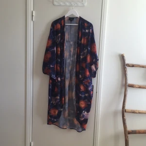  - Kimono från monki, one size strl. 