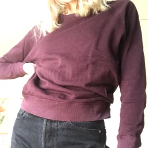  - Enkel och snygg tröja från Cubus! Den är skön och i bra skick! Säljs pga den inte kommer till användning. Möts upp i Stockholm💕