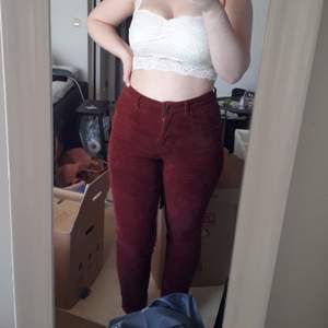 Burgundy corduroy tight leg pants from Monki. Very stretchy and very form fitting. Just let me know if you want more pictures or have any questions :)