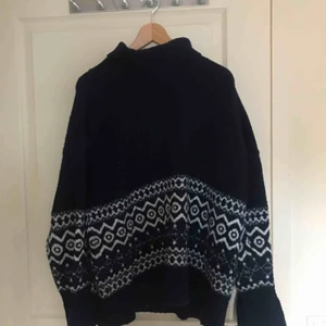  - Stickad tröja från ZARA som är sååå skön! 