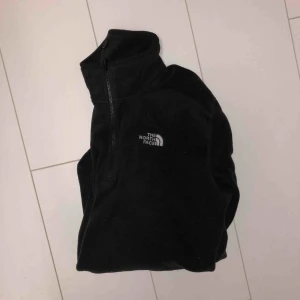  - Helt ny fleece från north face. SÅ MYSIG. Köpare står för frakt💚