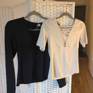 - Toppar från H&M. Den svarta är strl M och den ljusa strl S. Knappt använda. Båda för 100kr
