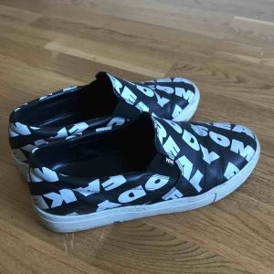  - halvt använda, fina Woodwood skor🤗 köparen står för frakten