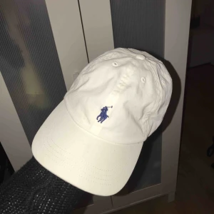  - Polo keps köpt på zalando, använd en gång. Frakt tillkommer