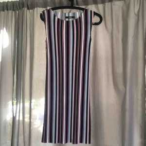  - Söt randig klänning från bikbok. Hör av er för fler foton eller så 😍