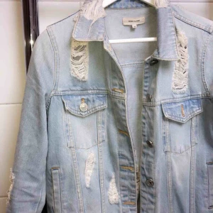  - Jeans jacka perfekt till våren ifrån River Island. Nypris: 499