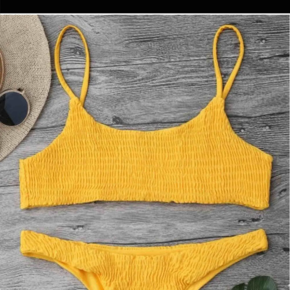 Zaful bikini, storlek M. Endast provad, samma gula färg som produktbilden från hemsidan, jättefin men för liten för mig ⭐️. Övrigt.