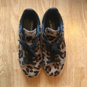  - Adidas Stan Smith 42or  knappt använda finns inte längre att få tag på 