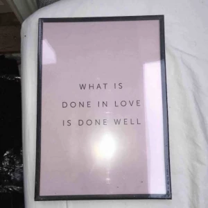  - Fin tavla i bra skick!  70kr inklusive frakt, ramen ingår också. 