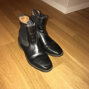 Jodhpurs stl 37 - De är i använt skick och i storlek 37. 