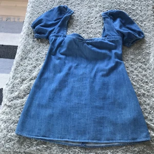 Zara Jean Dress - Zara klänning.  Jag använde bara en gång 🌸🌸