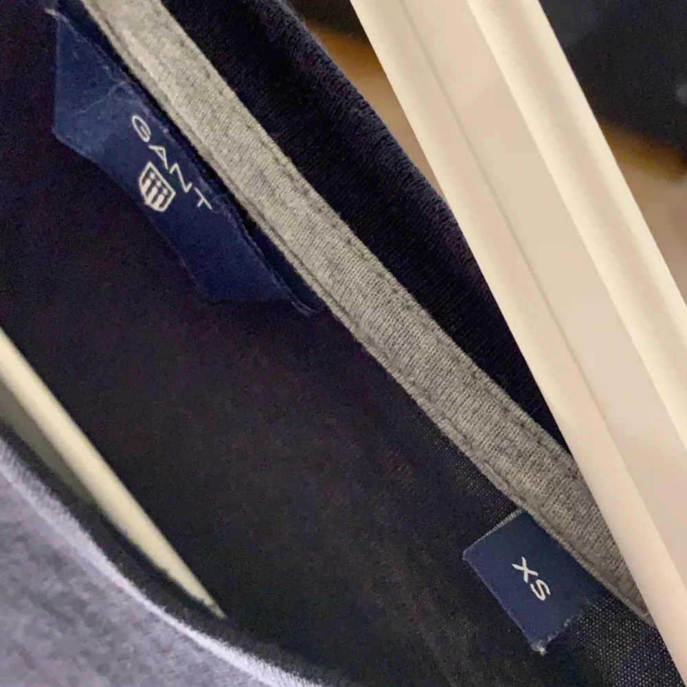 Långärmad tröja ifrån Gant i strl XS. Använd endast ett fåtal gånger, frakt tillkommer vid köp. 💞. Tröjor & Koftor.