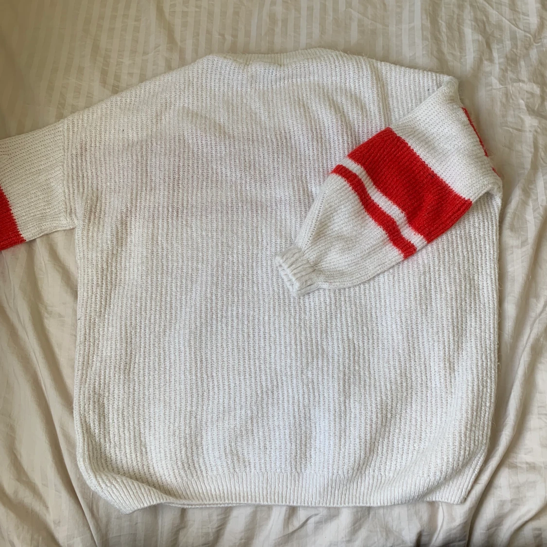 TJOCKTRÖJA FRÅN H&M - 90