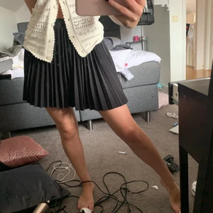 Kort kjol - Plisserad kort kjol storlek S! Buda❤️❤️