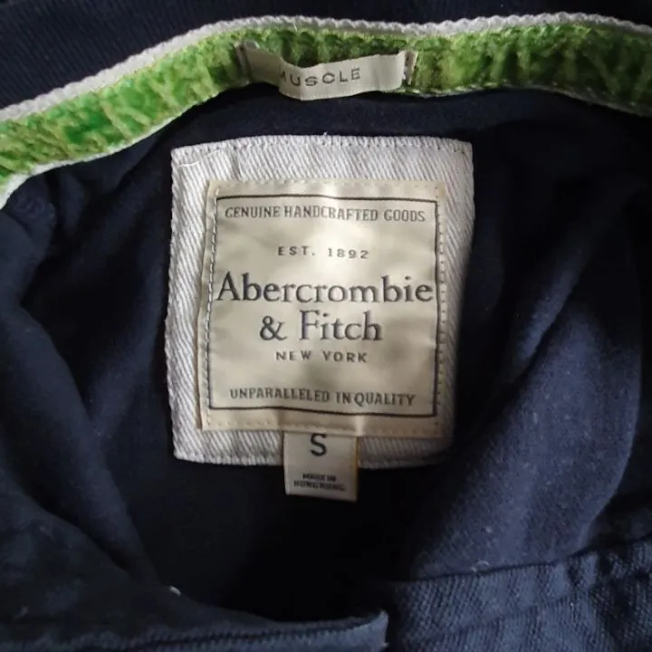 Piké tröja, Abercrombie & Fitch, strl S, mycket fint skick sällan använd.. T-shirts.