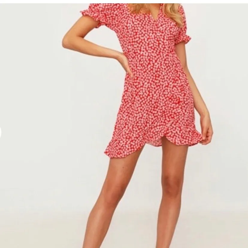 Säljer denna nya och oanvända klänningen från Chiquelle, den är slutsåld online . Köparen står för frakten . Klänningar.