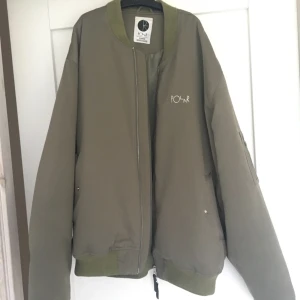  - Asclean polar jacka!   Condition 9/10 nästan aldrig använd.  Kan gå ner i pris vid snabb affär! Skicka ett meddelande om du har frågor:)