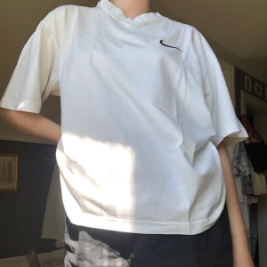 Nike tisha - Nike tisha! Skön vintage i bra skick. Köparen står för frakt 