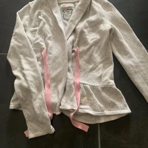 Odd-Molly kofta - Säljer min superfina Odd-Molly kofta i storlek S. Köparen står för frakt!