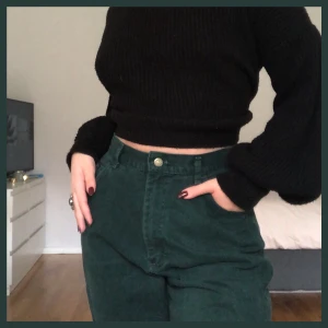 Gröna momjeans - Mörkgröna momjeans från Lee. Superfin färg.  63kr frakt tillkommer (: