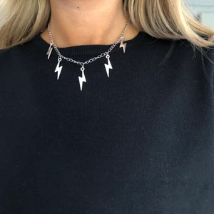 BLIXTHALSBAND - Blixthalsband för 99kr (inkl frakt) 💕 Följ @alvasellout för fler smycken! 