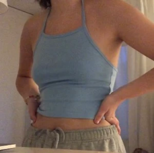 Blått linne - Fint blått linne i storlek s, kan skicka bättre bilder om du är intresserad! 150kr inkl frakt 