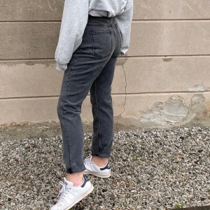 Jeans - Jeans från zara, säljs då de inte kommer till användning längre. Frakten ingår i priset! 