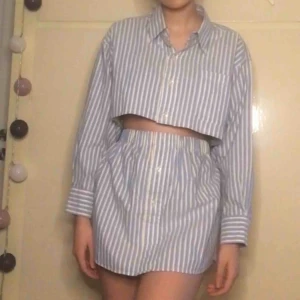  - Oanvänd two piece- set från Beyond Retro med prislapp kvar. Nypris: 349kr Strl: S