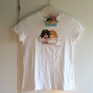 Ny T-shirt - Fin t-shirt med lappar kvar. 