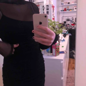  - Jättefin klänning från ginatricot. Endast använd två gånger då det inte riktigt är min stil! Hör av dig om du har frågor eller vill se mer bilder 💗