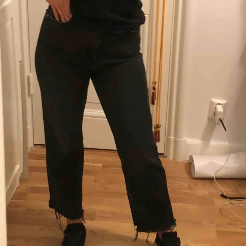 Highwaisted svarta jeans från NAKD. Storlek 36. Jeans & Byxor.