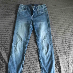  - Strlk 26 w31 passar mig som kan ha 24-25 i vissa byxor. Knappt använda 