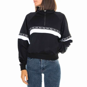  - Inte mina bilder, så skriv gärna om du vill ha fler bilder på tröjan🦋 nypris: 800. Använd cirka 3-4 ggr, frakt ingår i priset💗