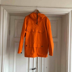  - Vintage anorak från svenska Tenson. Stor large så funkar även som XL. Kan hämtas i Uppsala eller skickas mot fraktkostnad 