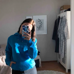  - Hoodie från lager 157, bra kvalité och sparsamt använd. Frakt inräknat :)