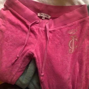 Juicy couture byxor XS - Juicy couture byxor köpta i USA. Säljs pga för små. Storlek XS