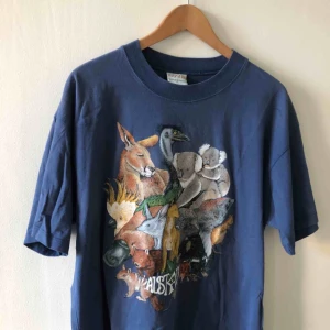  - Australia - Kan hämtas i Uppsala eller skickas mot fraktkostnad 