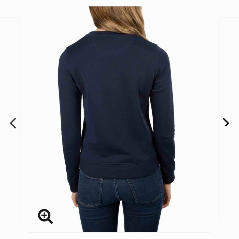 Gant college tröja i färgen marinblå/mörkblå tröjan är i bra skick. Köparen står för frakten annars möts jag upp i Norrköping . Huvtröjor & Träningströjor.