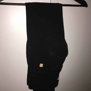  - Freddy pants st xs knappt andvända, köpta på mm sport för 999kr har ett par i belgie också