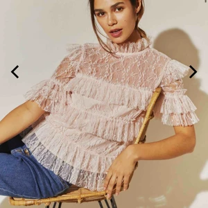  - Söker denna By Malina top i färgen ljusrosa eller ljusgrön!  Storlek S eventuellt M :) någon som säljer? 