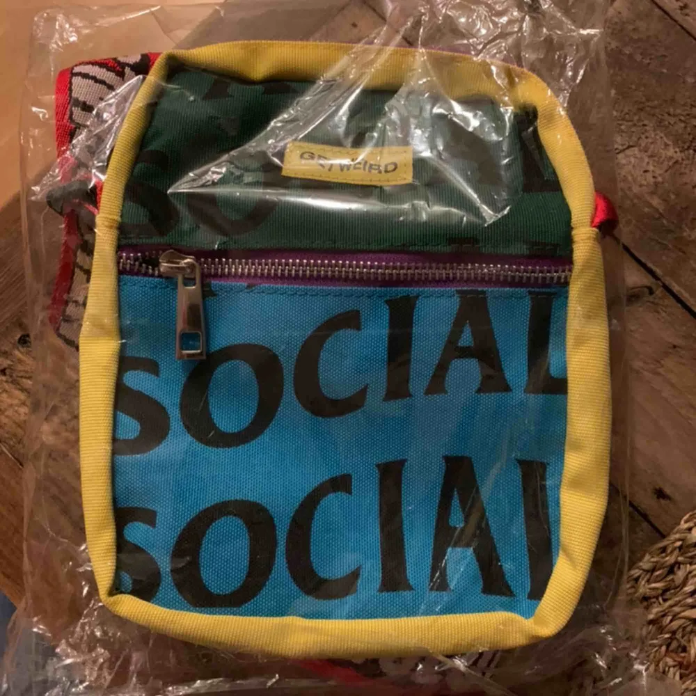 Ny väska från märket anti social social club i förpackning, kvitto finns! . Accessoarer.