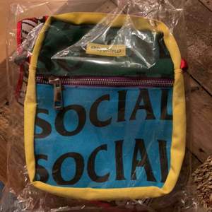 Ny väska från märket anti social social club i förpackning, kvitto finns! 