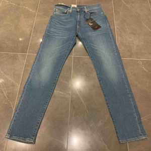  - Helt nya Levi's 512 jeans med alla original taggar 700 kr